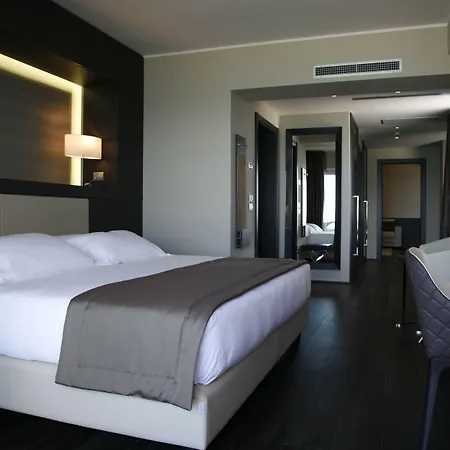 إيغو 4* أنكونا